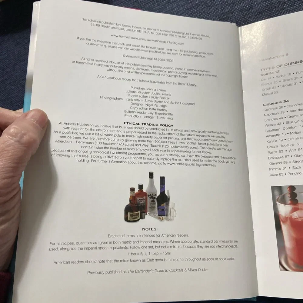 The Bartender's Guide to Mixing 600 Cocktails & Drinks - Hardcover - GOOD
